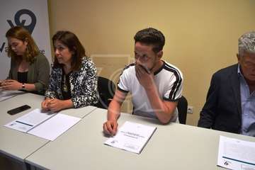 Reunión de los candidatos nacionalistas (NC) con la directiva del colectivo vecinal del Valle de los Nueve (Foto TA)